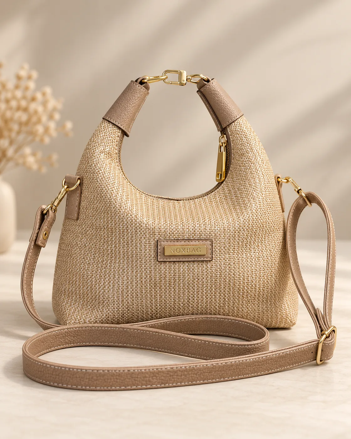 Bolsa Malu vista de frente, destacando formato e acabamento